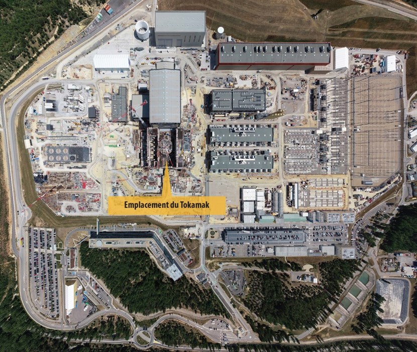 42 hectares, une quarantaine de bâtiments de toute nature, construits par l'Europe, et une seule fonction : « servir » le tokamak ITER. (Click to view larger version...)